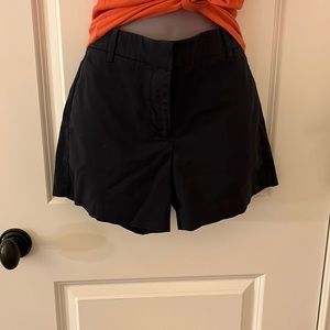 Ann Taylor black cotton city short size 2